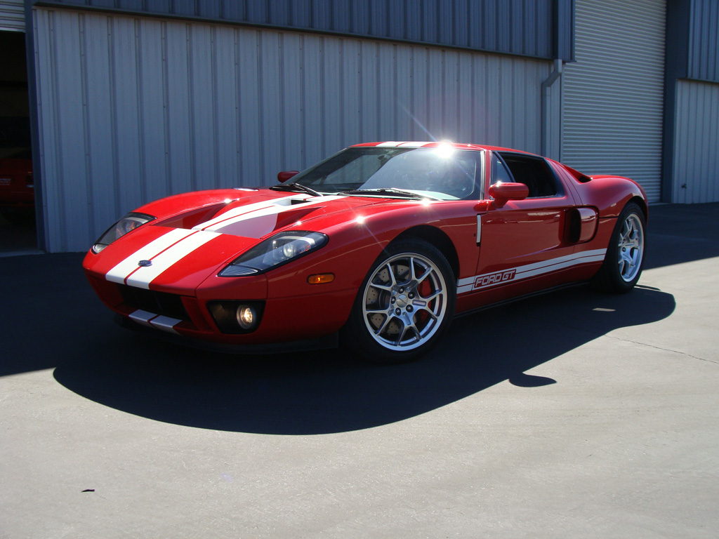 Ford gt red